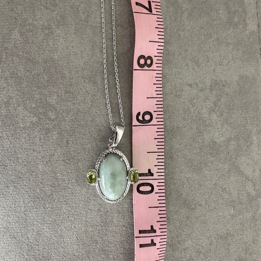 Jade and Peridot necklace in sterling silver by Jade of Yesteryear - Picture 9 of 9